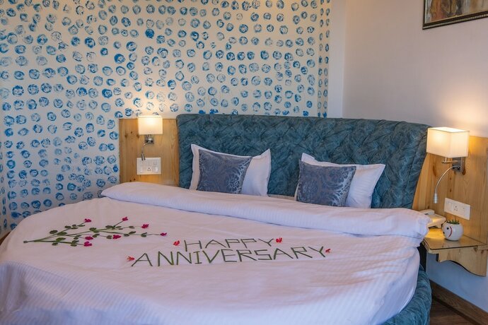 Imagen general del Hotel BluSalz Collection Binsar Eco Resort. Foto 5