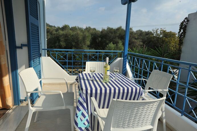 Imagen general del Hotel Blue Apartments Ipsos. Foto 8