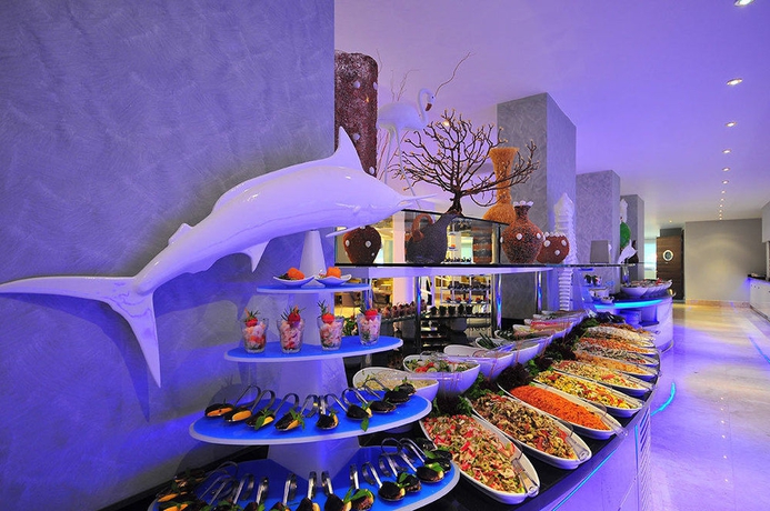 Imagen del bar/restaurante del Hotel Blue Bay Platinum. Foto 6