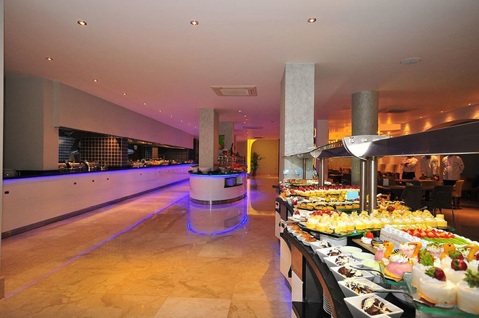 Imagen del bar/restaurante del Hotel Blue Bay Platinum. Foto 7