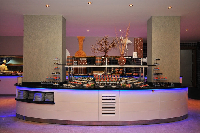 Imagen del bar/restaurante del Hotel Blue Bay Platinum. Foto 8