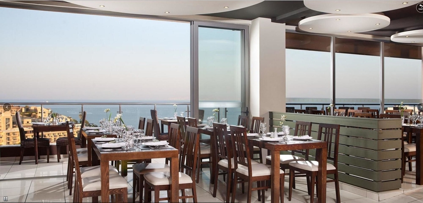 Imagen del bar/restaurante del Hotel Blue Bay Resort, Agia Pelagia. Foto 1