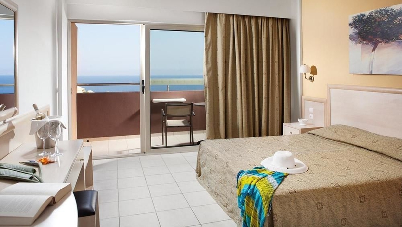 Imagen de la habitación del Hotel Blue Bay Resort, Agia Pelagia. Foto 8