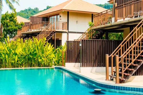 Imagen general del Hotel Blue Bay Resort, Ban Ta Reua. Foto 3