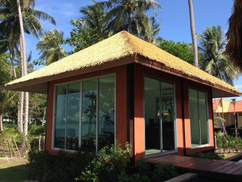 Imagen general del Hotel Blue Bay Resort, Ban Ta Reua. Foto 14