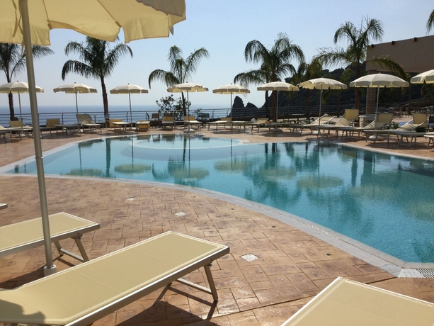 Imagen de la piscina del Hotel Blue Bay Resort, Ricadi. Foto 7