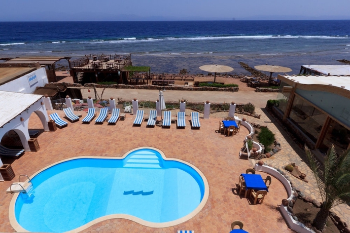 Imagen de la piscina del Hotel Blue Beach Club. Foto 19