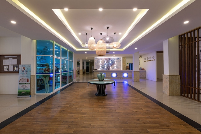 Imagen de los interiores del Hotel Blue Beach Grand Resort and Spa. Foto 12
