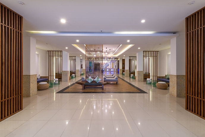 Imagen de los interiores del Hotel Blue Beach Grand Resort and Spa. Foto 16