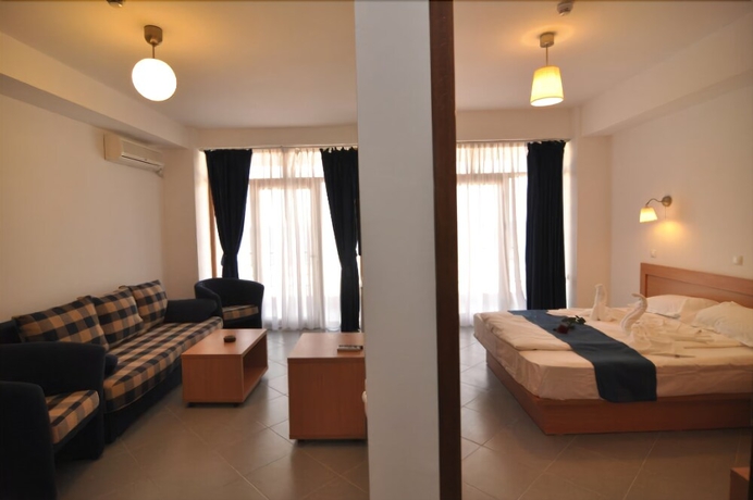 Imagen de la habitación del Hotel Blue Beach Studios. Foto 12