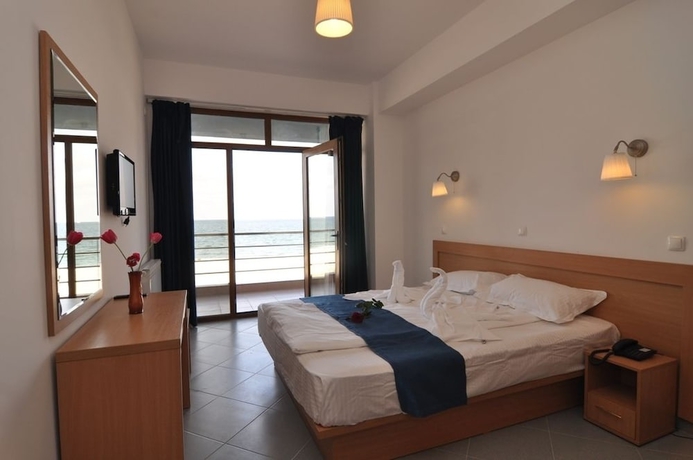 Imagen de la habitación del Hotel Blue Beach Studios. Foto 14
