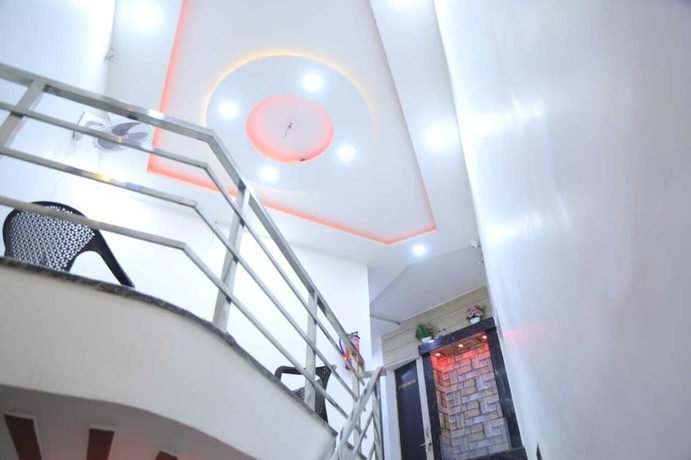 Imagen de los interiores del Hotel Blue Berry Agra. Foto 10