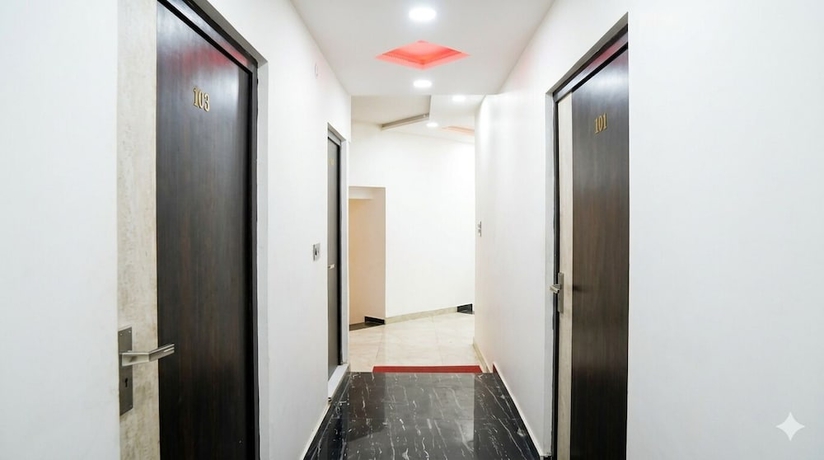 Imagen de los interiores del Hotel Blue Berry Agra. Foto 12