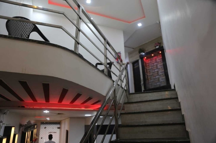 Imagen de los interiores del Hotel Blue Berry Agra. Foto 14
