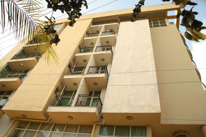 Imagen de los interiores del Hotel Blue Birds International. Foto 16