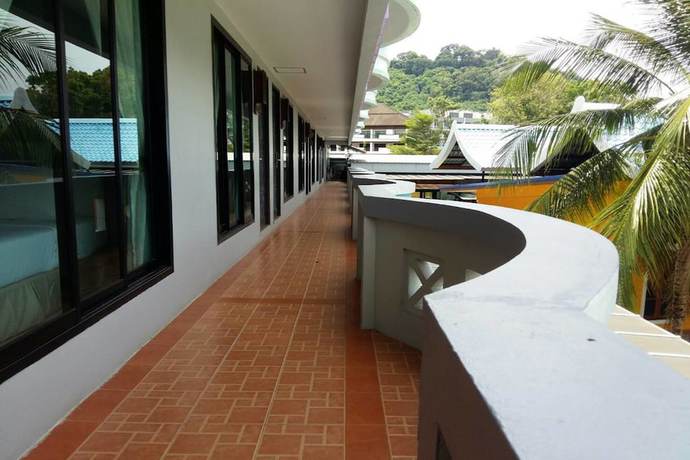 Imagen de los exteriores del Hotel Blue Carina Inn 2. Foto 13
