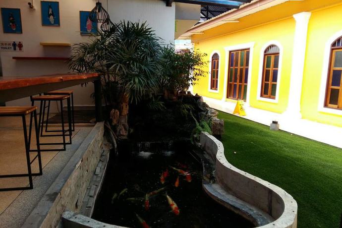 Imagen de los exteriores del Hotel Blue Carina Inn 2. Foto 14