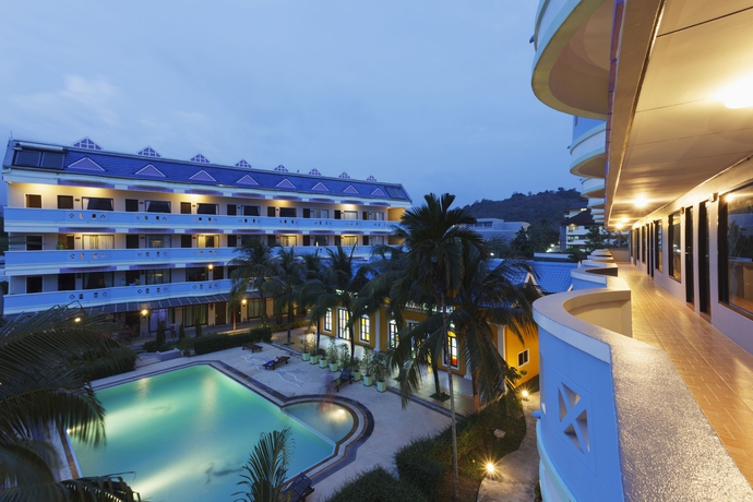 Imagen de los exteriores del Hotel Blue Carina Inn. Foto 14