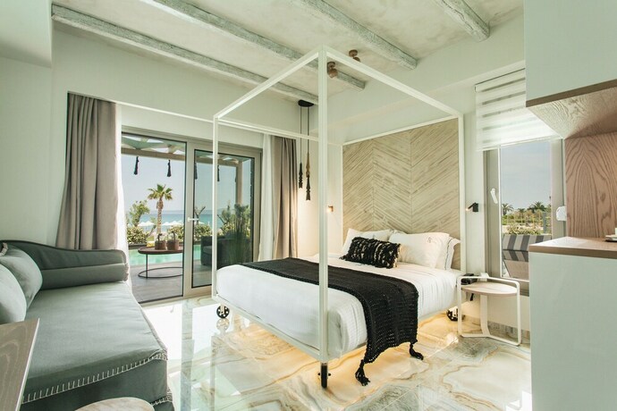 Imagen de la habitación del Hotel Blue Carpet Luxury Suites. Foto 16