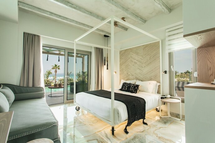 Imagen de la habitación del Hotel Blue Carpet Luxury Suites. Foto 23