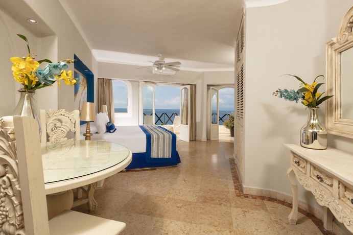 Imagen de la habitación del Hotel Blue Chairs Beachfront Resort Puerto Vallarta - Adults Only. Foto 2