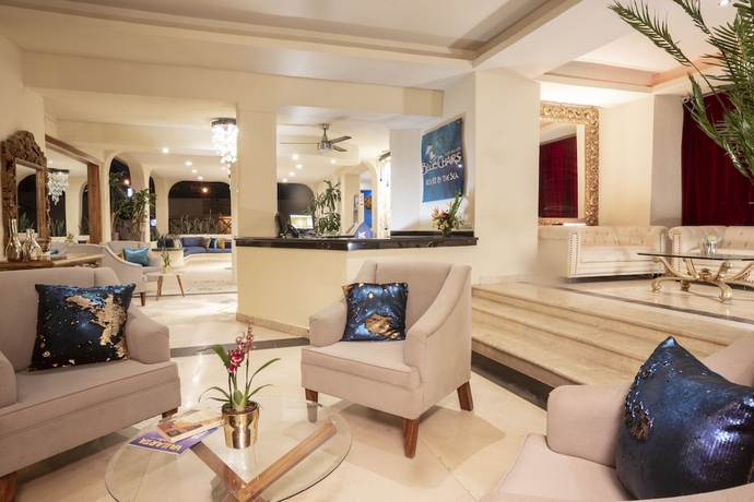 Imagen de los interiores del Hotel Blue Chairs Resort By The Sea - Adults Only. Foto 18