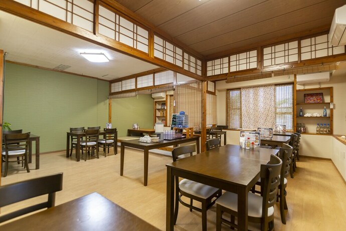 Imagen del bar/restaurante del Hotel Blue Cove Terrace. Foto 21