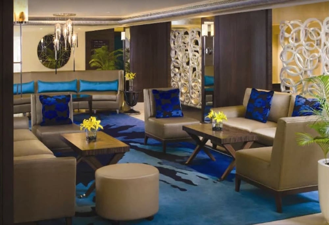 Imagen del bar/restaurante del Hotel Blue Diamond - Ihcl Seleqtions. Foto 3