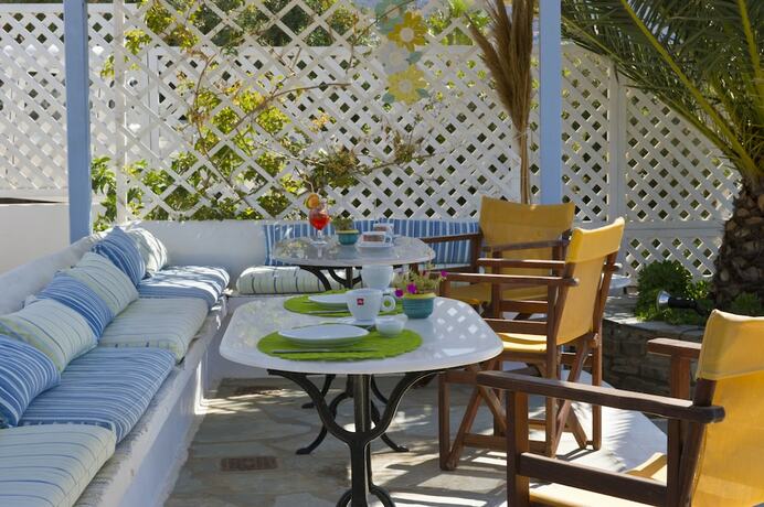 Imagen general del Hotel Blue Dolphin Antiparos Villas and Suites. Foto 2