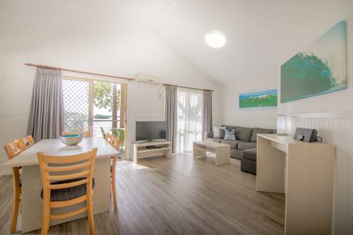 Imagen de la habitación del Hotel Blue Dolphin Holiday Resort. Foto 4