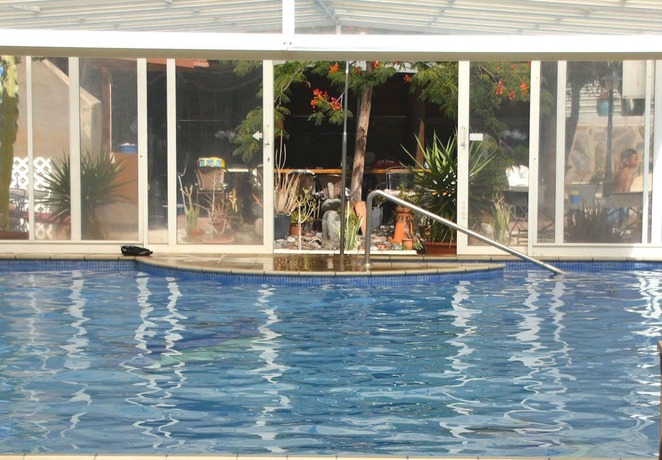 Imagen de la piscina del Hotel Blue Explorers Dive Resort. Foto 8