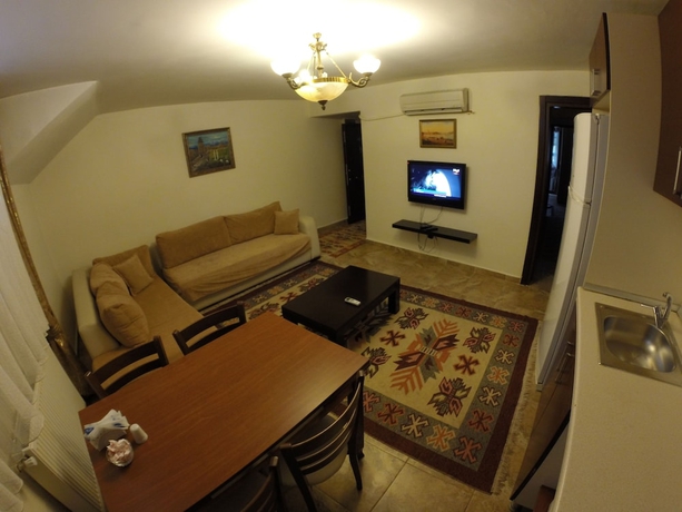 Imagen de la habitación del Hotel Blue Eye Suites. Foto 6