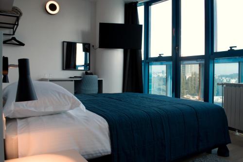 Imagen de la habitación del Hotel Blue. Foto 6