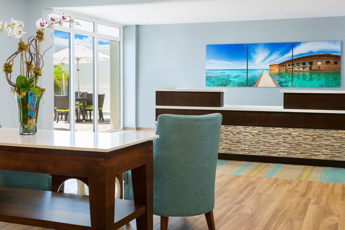 Imagen de los interiores del Hotel Blue Flamingo Resort Key West. Foto 17