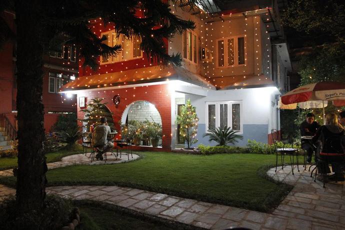 Imagen de los exteriores del Hotel Blue Horizon, Katmandu. Foto 9