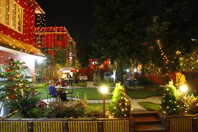 Imagen de los exteriores del Hotel Blue Horizon, Katmandu. Foto 11