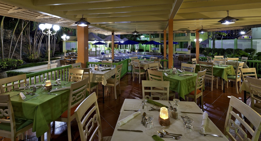 Imagen del bar/restaurante del Hotel Blue Horizon, St Lawrence. Foto 4
