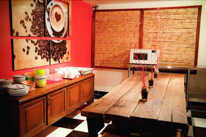 Imagen de los interiores del Hotel Blue House Youth Hostel. Foto 13