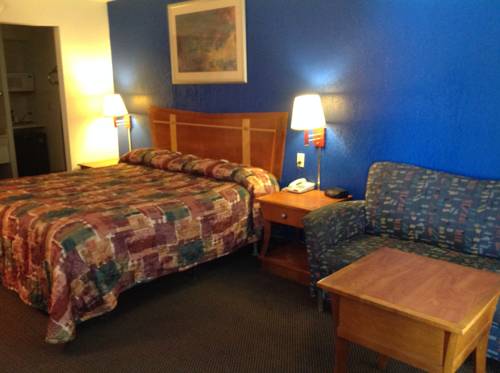 Imagen de la habitación del Hotel Blue Jay Inn and Suites. Foto 4