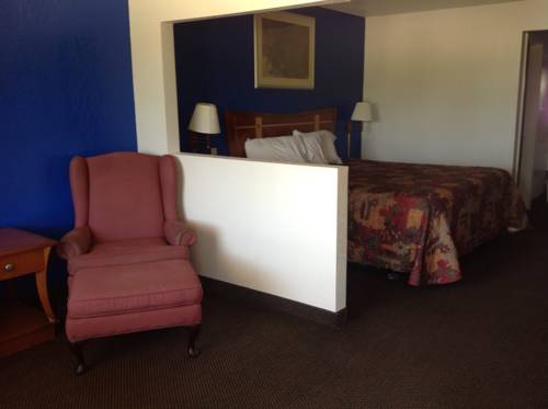 Imagen de la habitación del Hotel Blue Jay Inn and Suites. Foto 7