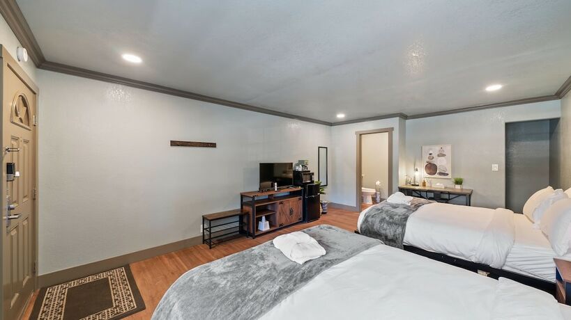 Imagen general del Hotel Blue Jay Lodge. Foto 9