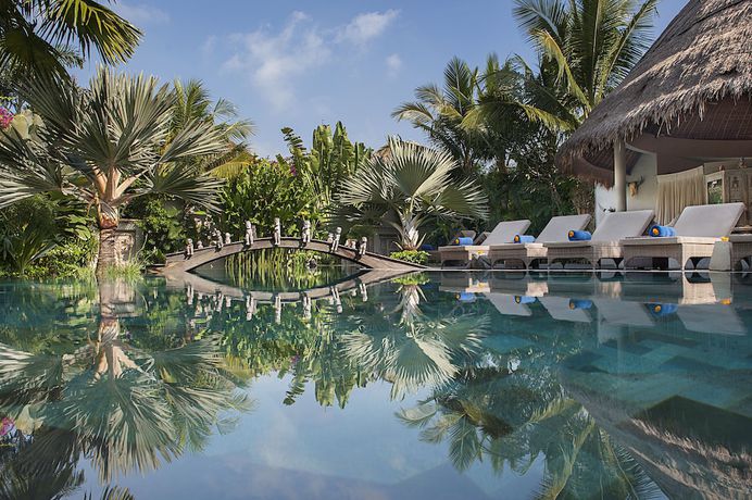 Imagen de la piscina del Hotel Blue Karma Dijiwa Seminyak - Chse Certified. Foto 14