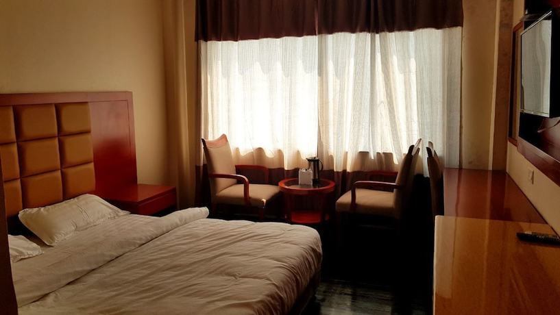 Imagen de la habitación del Hotel Blue Lagoon, Haridwar. Foto 5