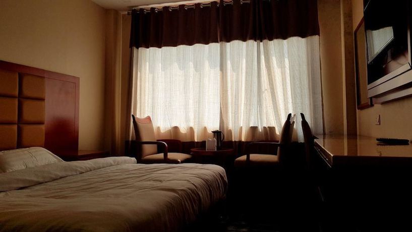 Imagen de la habitación del Hotel Blue Lagoon, Haridwar. Foto 16