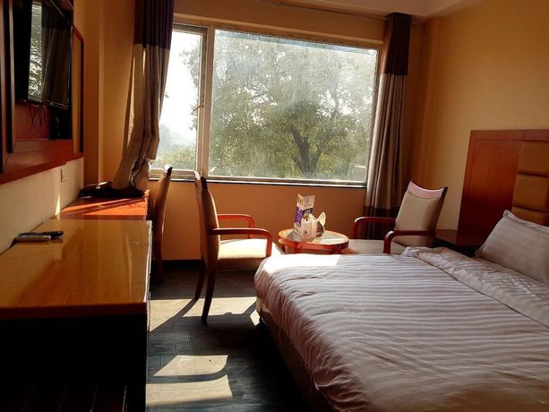 Imagen de la habitación del Hotel Blue Lagoon, Haridwar. Foto 19
