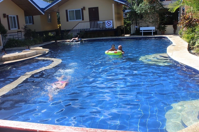 Imagen de la piscina del Hotel Blue Lagoon Inn and Suites. Foto 8