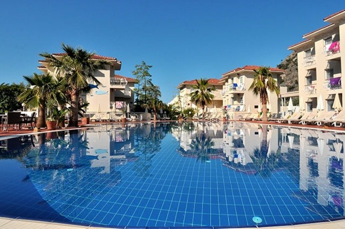 Imagen de la piscina del Hotel Blue Lagoon, &Ouml;l&uuml;deniz. Foto 15