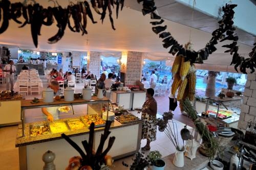 Imagen del bar/restaurante del Hotel Blue Lagoon, &Ouml;l&uuml;deniz. Foto 13