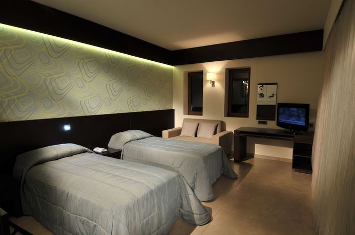 Imagen de la habitación del Hotel Blue Lagoon Village. Foto 3
