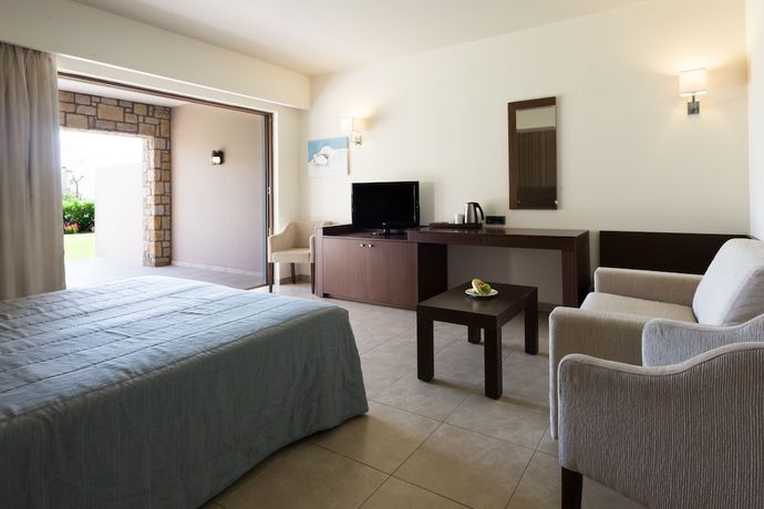 Imagen de los exteriores del Hotel Blue Lagoon Village. Foto 17